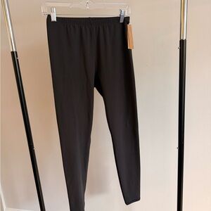 NWT SKIMS Fits Everybody Leggings Onxy Size Medium Originally $58